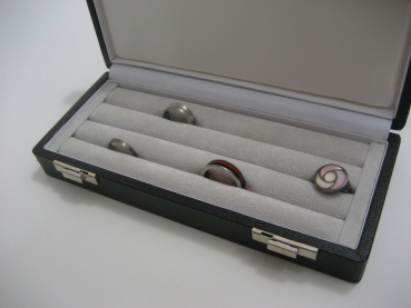 Box for rings with 4 Rolls