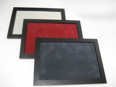 Presentation tray with wooden frame, velour pad