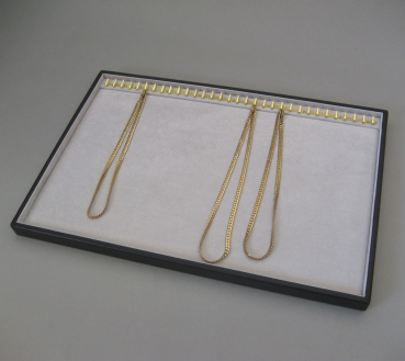 Tray for chains - strip of hooks lengthwise