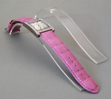 Wave ramp for watches and bracelets